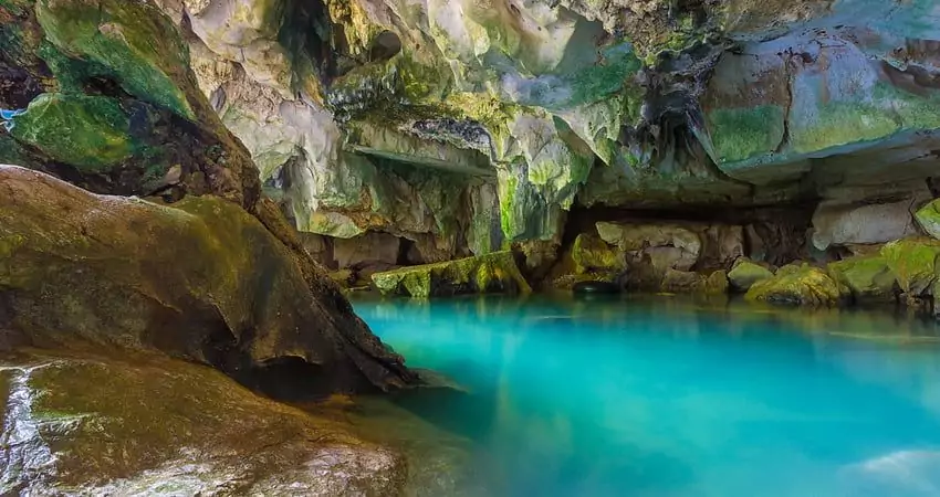 Les grottes de Phnom Kampong Trach (Kampot)