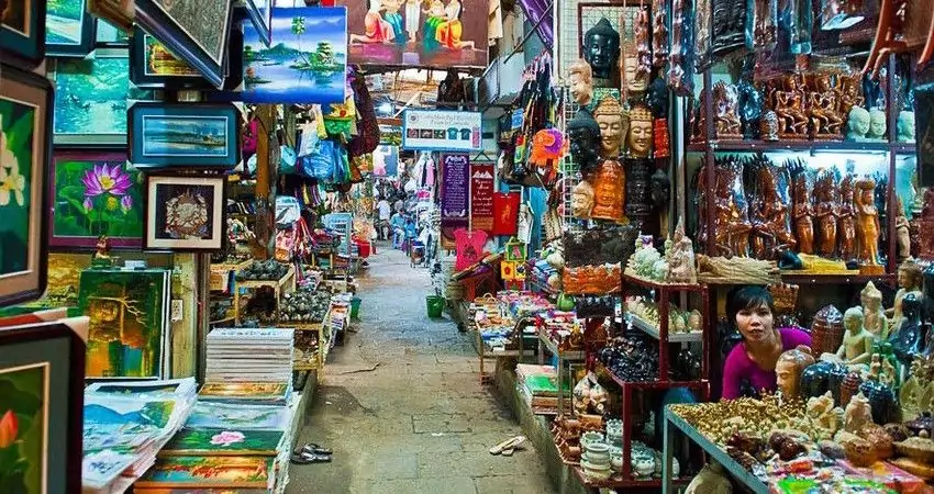Le marché russe Psar Toul Tom Poung, à Phnom Penh