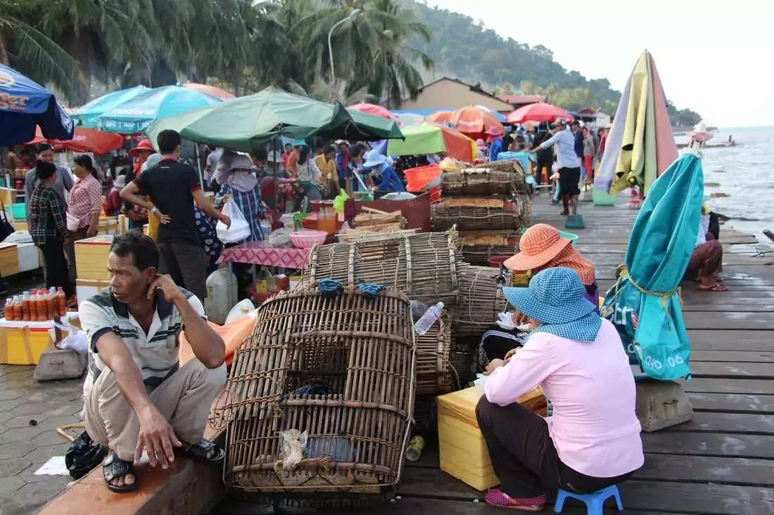 Le marché aux crabes de Kep