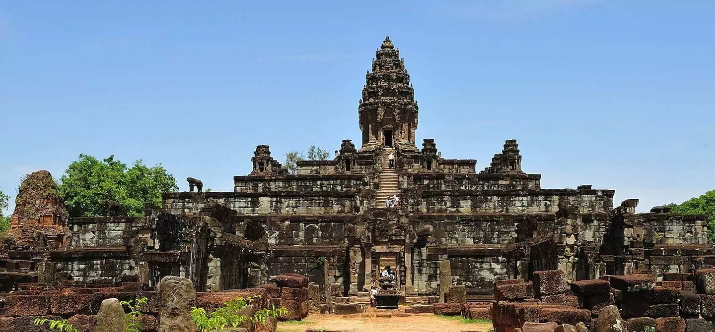 Le groupe de Roluos (Roluos, au sud-est de Siem Reap)