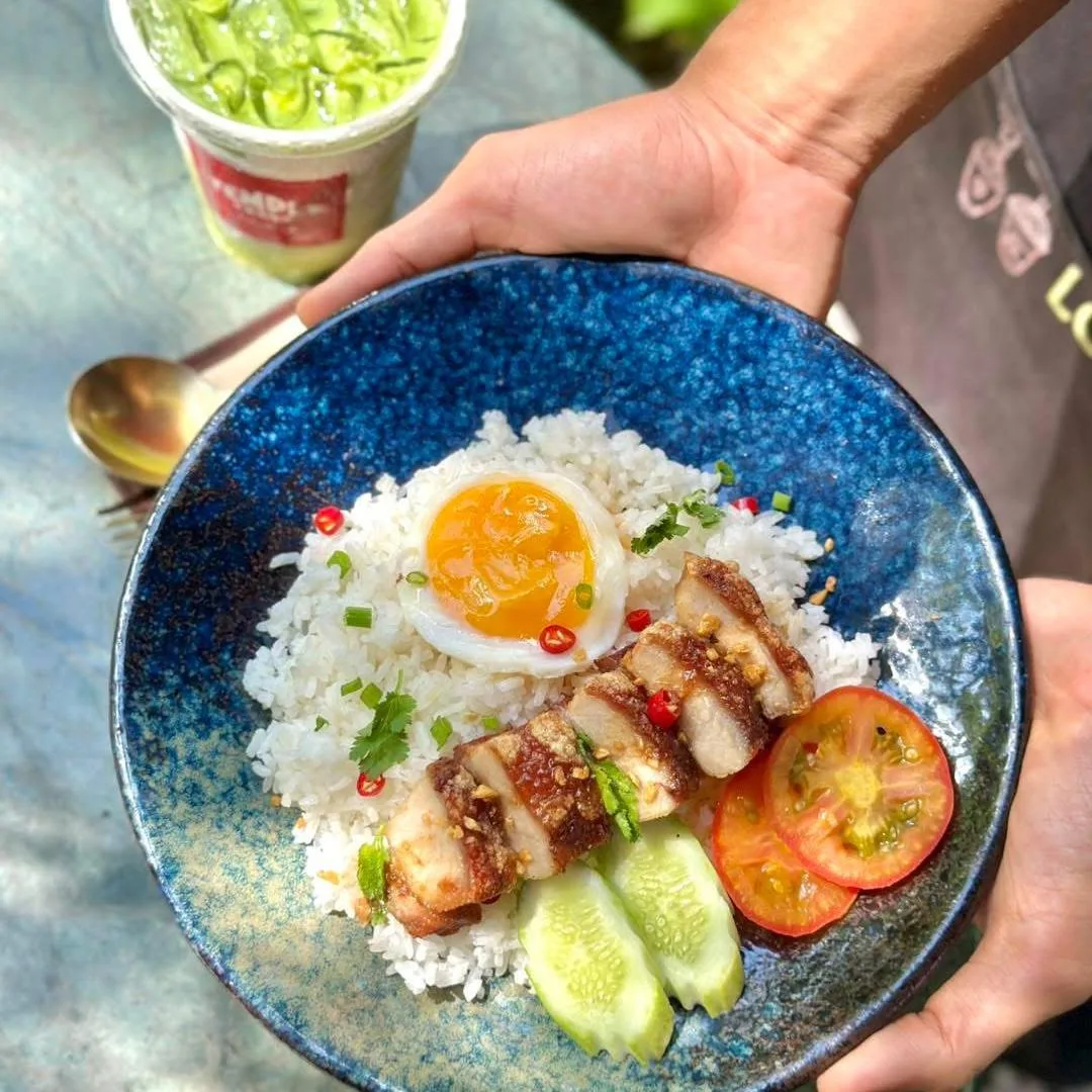 Riz au porc grillé Bai Sach Chrouk, petit-déjeuner cambodgien