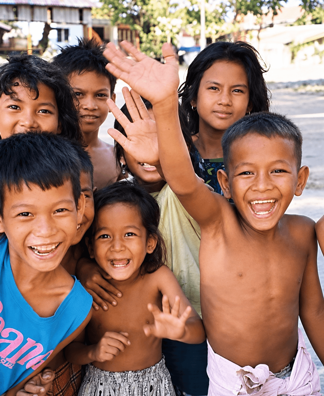 Enfants cambodgiens souriants