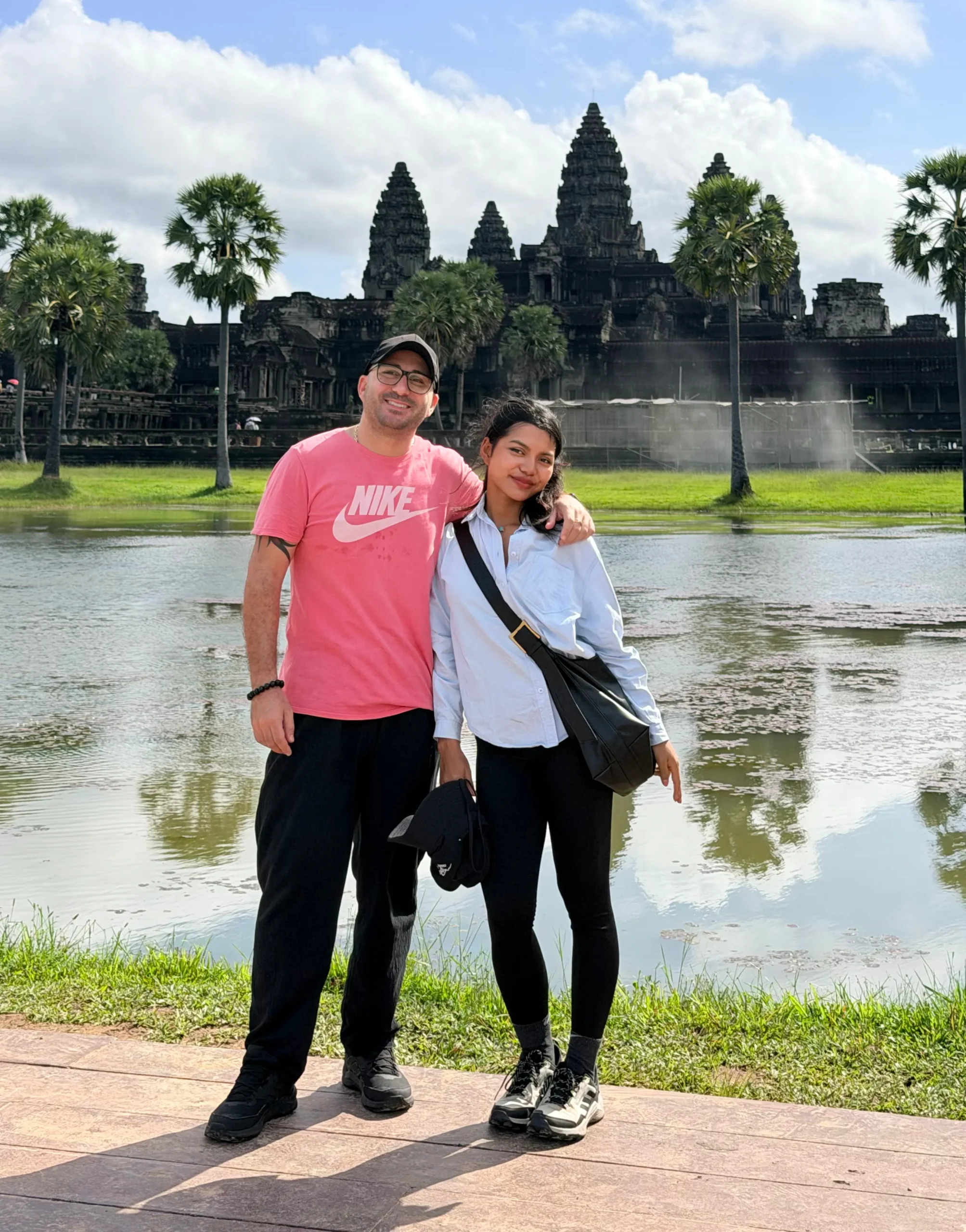 Julian et Savin, fondateurs de l'agence locale francophone au Cambodge